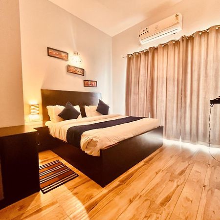 Pearl Grand Boutique Cottage In Omaxe Anandam Vrindavan - #Premium Ac Rooms With Balcony #Big Parking #Lift #Garden #Peaceful Area #Near Prem Mandir #Property Of The Year #Most Awarded Luaran gambar
