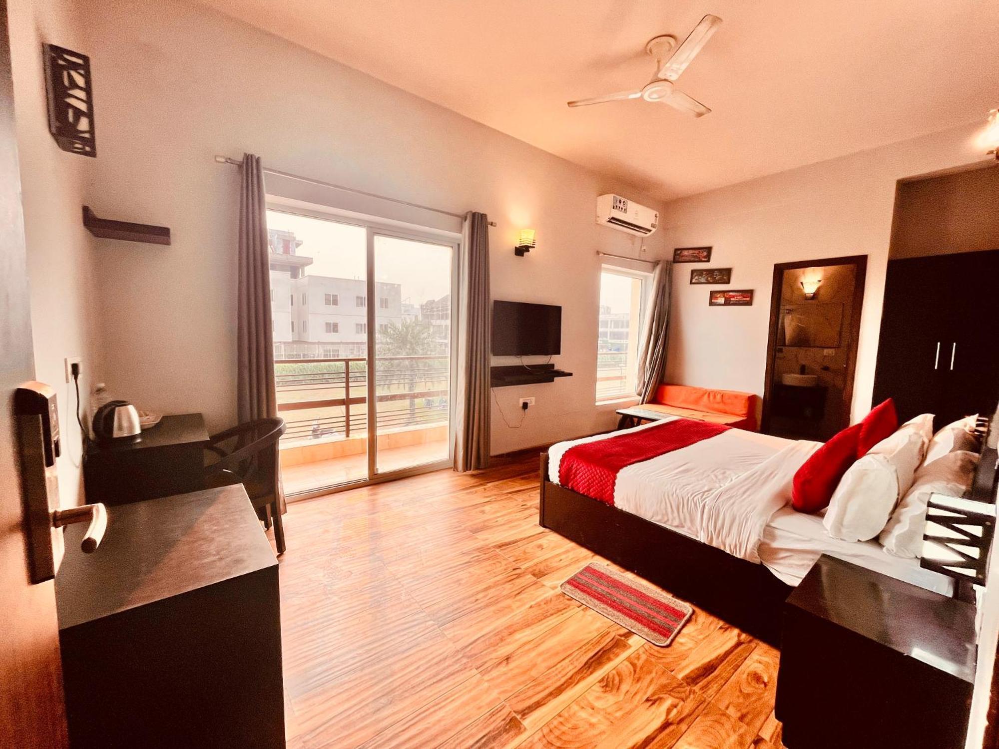 Pearl Grand Boutique Cottage In Omaxe Anandam Vrindavan - #Premium Ac Rooms With Balcony #Big Parking #Lift #Garden #Peaceful Area #Near Prem Mandir #Property Of The Year #Most Awarded Luaran gambar