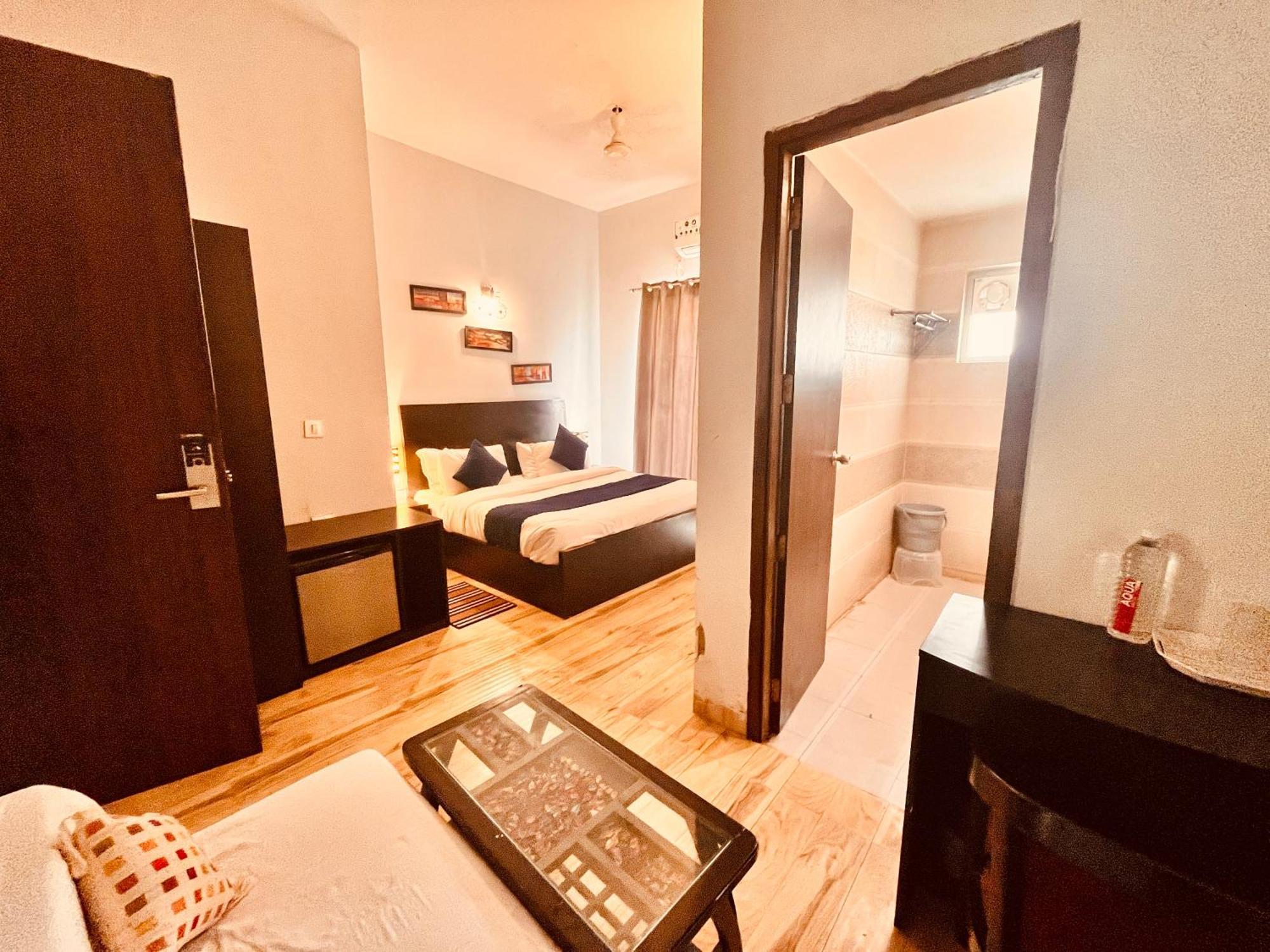 Pearl Grand Boutique Cottage In Omaxe Anandam Vrindavan - #Premium Ac Rooms With Balcony #Big Parking #Lift #Garden #Peaceful Area #Near Prem Mandir #Property Of The Year #Most Awarded Luaran gambar