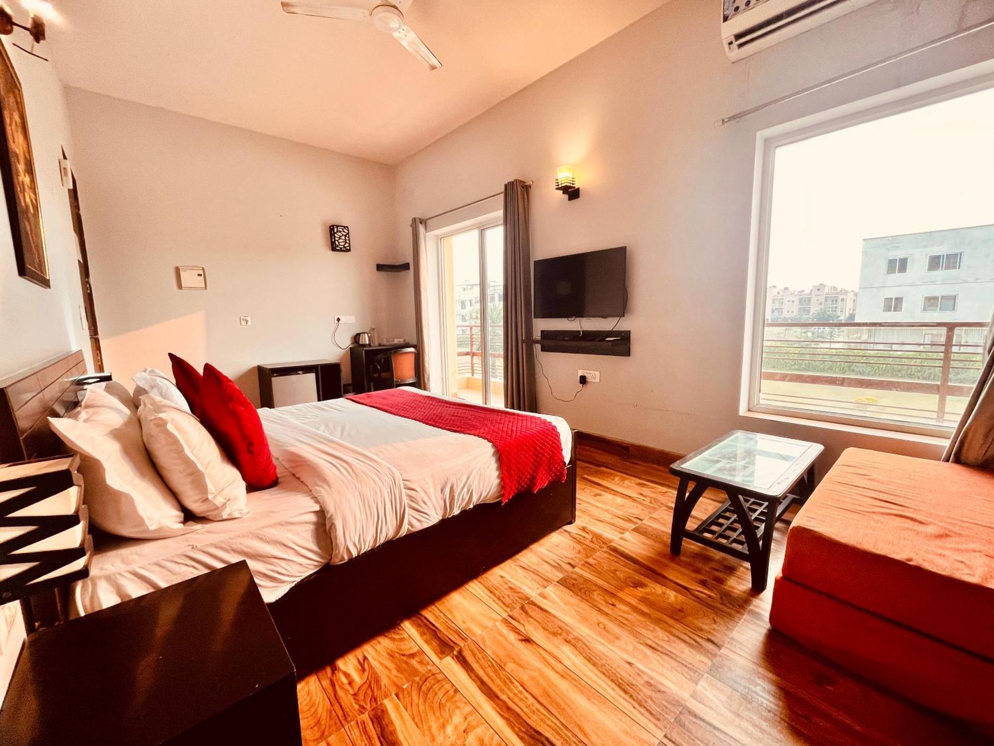 Pearl Grand Boutique Cottage In Omaxe Anandam Vrindavan - #Premium Ac Rooms With Balcony #Big Parking #Lift #Garden #Peaceful Area #Near Prem Mandir #Property Of The Year #Most Awarded Luaran gambar