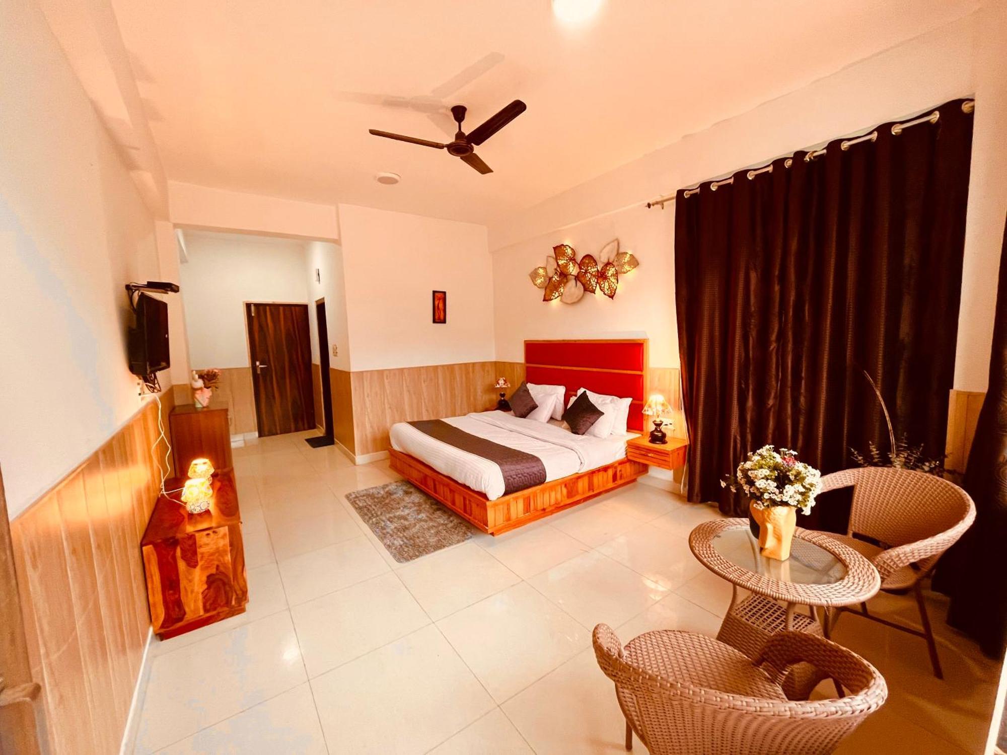 Pearl Grand Boutique Cottage In Omaxe Anandam Vrindavan - #Premium Ac Rooms With Balcony #Big Parking #Lift #Garden #Peaceful Area #Near Prem Mandir #Property Of The Year #Most Awarded Luaran gambar