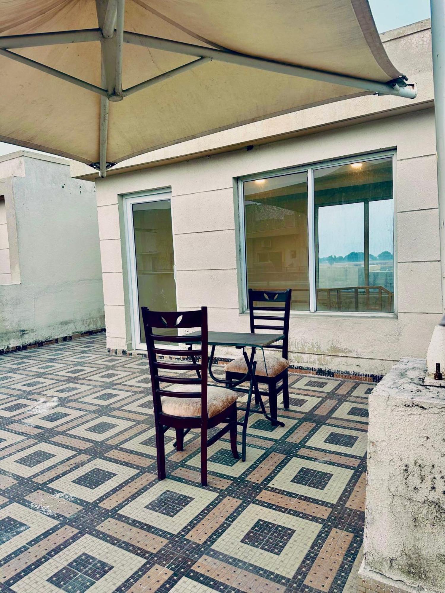 Pearl Grand Boutique Cottage In Omaxe Anandam Vrindavan - #Premium Ac Rooms With Balcony #Big Parking #Lift #Garden #Peaceful Area #Near Prem Mandir #Property Of The Year #Most Awarded Luaran gambar