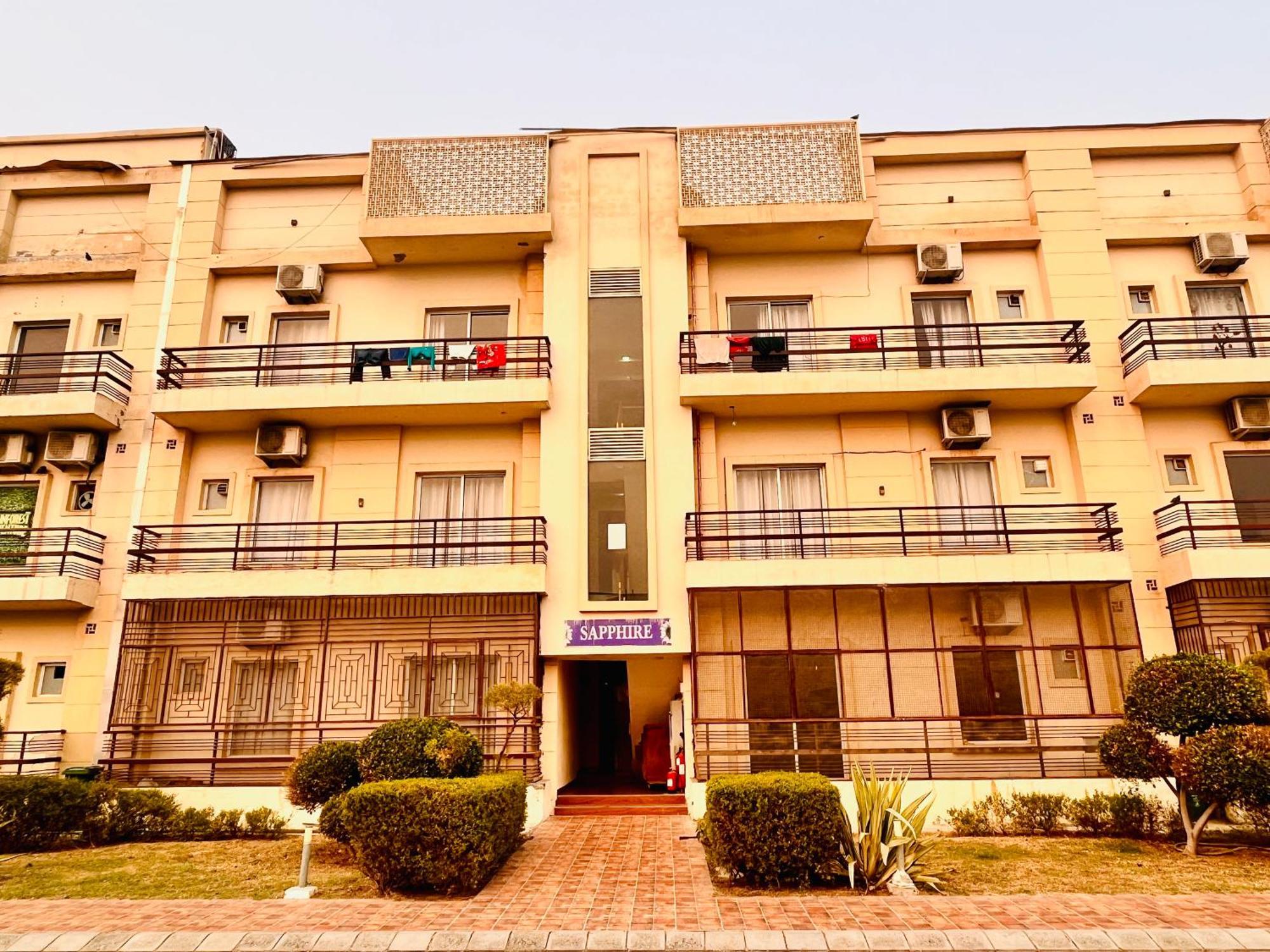 Pearl Grand Boutique Cottage In Omaxe Anandam Vrindavan - #Premium Ac Rooms With Balcony #Big Parking #Lift #Garden #Peaceful Area #Near Prem Mandir #Property Of The Year #Most Awarded Luaran gambar