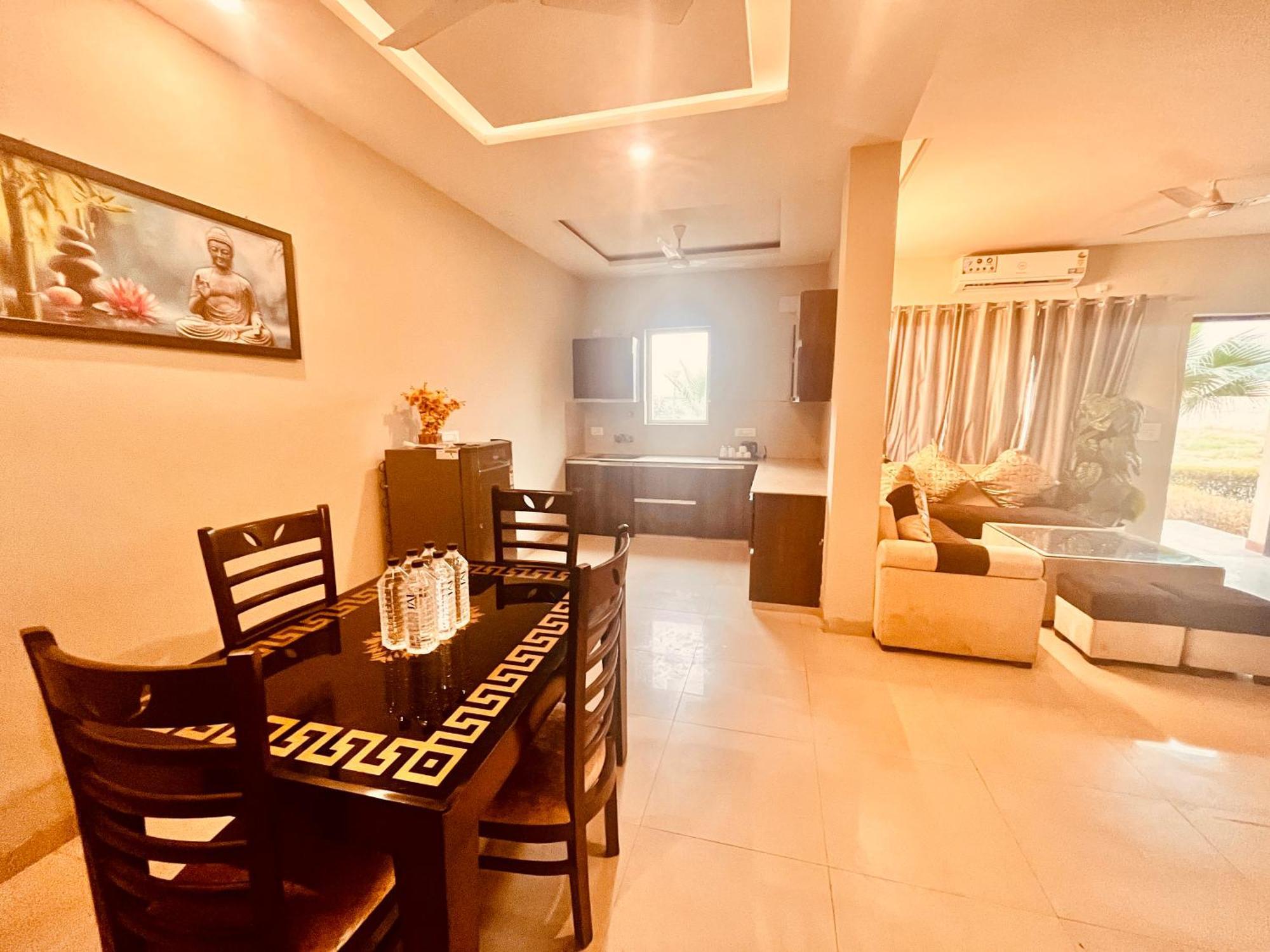 Pearl Grand Boutique Cottage In Omaxe Anandam Vrindavan - #Premium Ac Rooms With Balcony #Big Parking #Lift #Garden #Peaceful Area #Near Prem Mandir #Property Of The Year #Most Awarded Luaran gambar