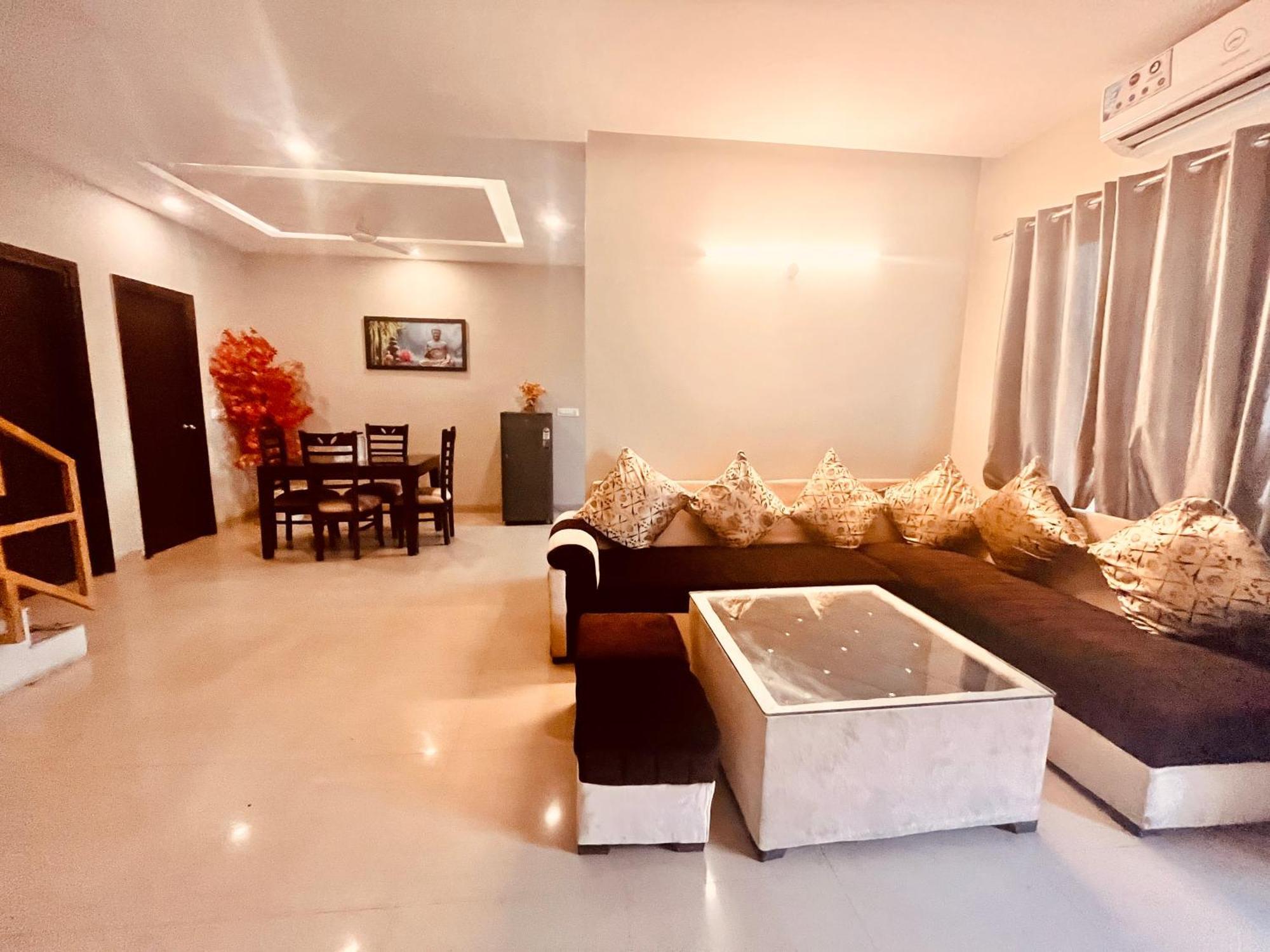 Pearl Grand Boutique Cottage In Omaxe Anandam Vrindavan - #Premium Ac Rooms With Balcony #Big Parking #Lift #Garden #Peaceful Area #Near Prem Mandir #Property Of The Year #Most Awarded Luaran gambar