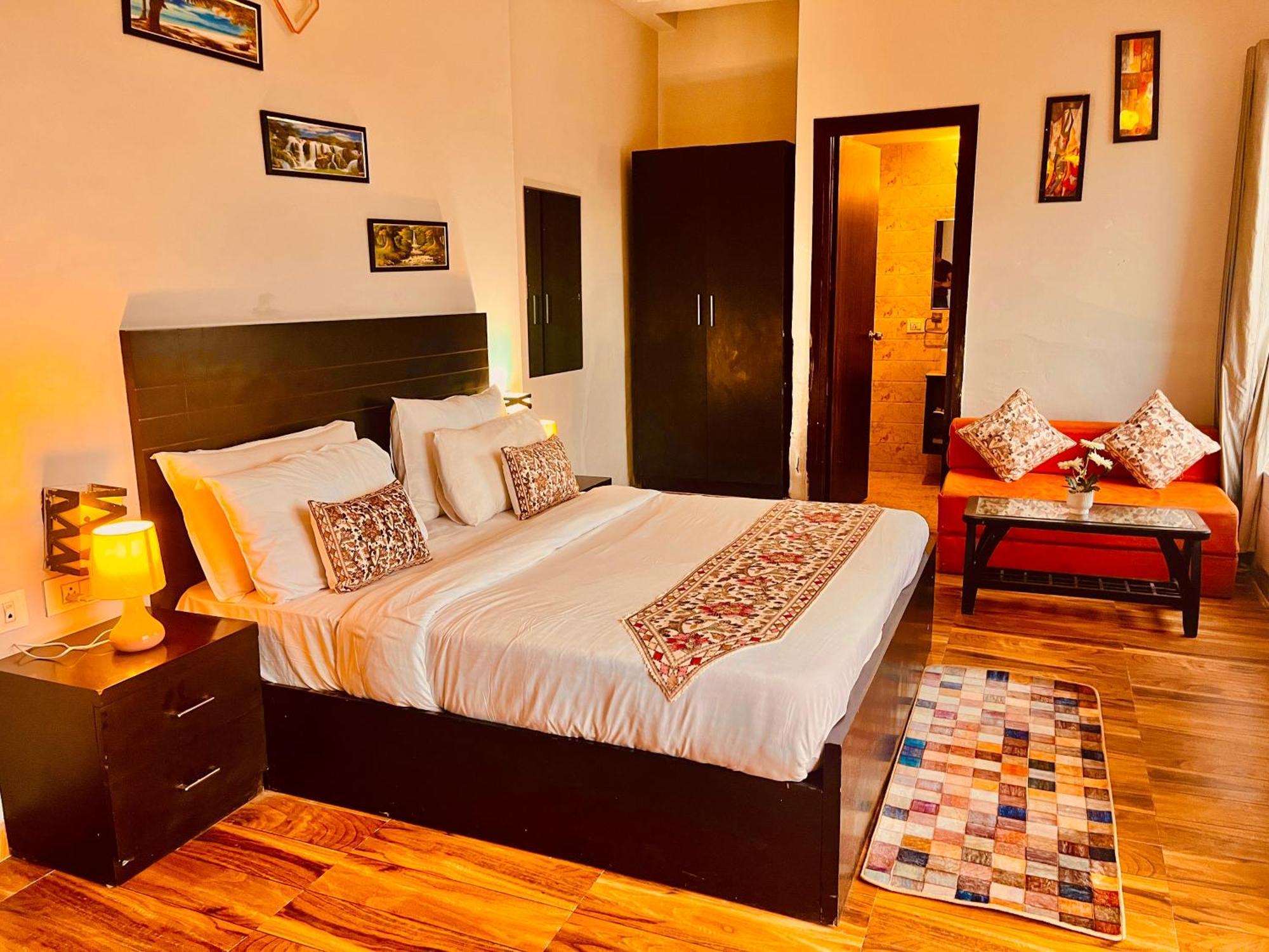 Pearl Grand Boutique Cottage In Omaxe Anandam Vrindavan - #Premium Ac Rooms With Balcony #Big Parking #Lift #Garden #Peaceful Area #Near Prem Mandir #Property Of The Year #Most Awarded Luaran gambar