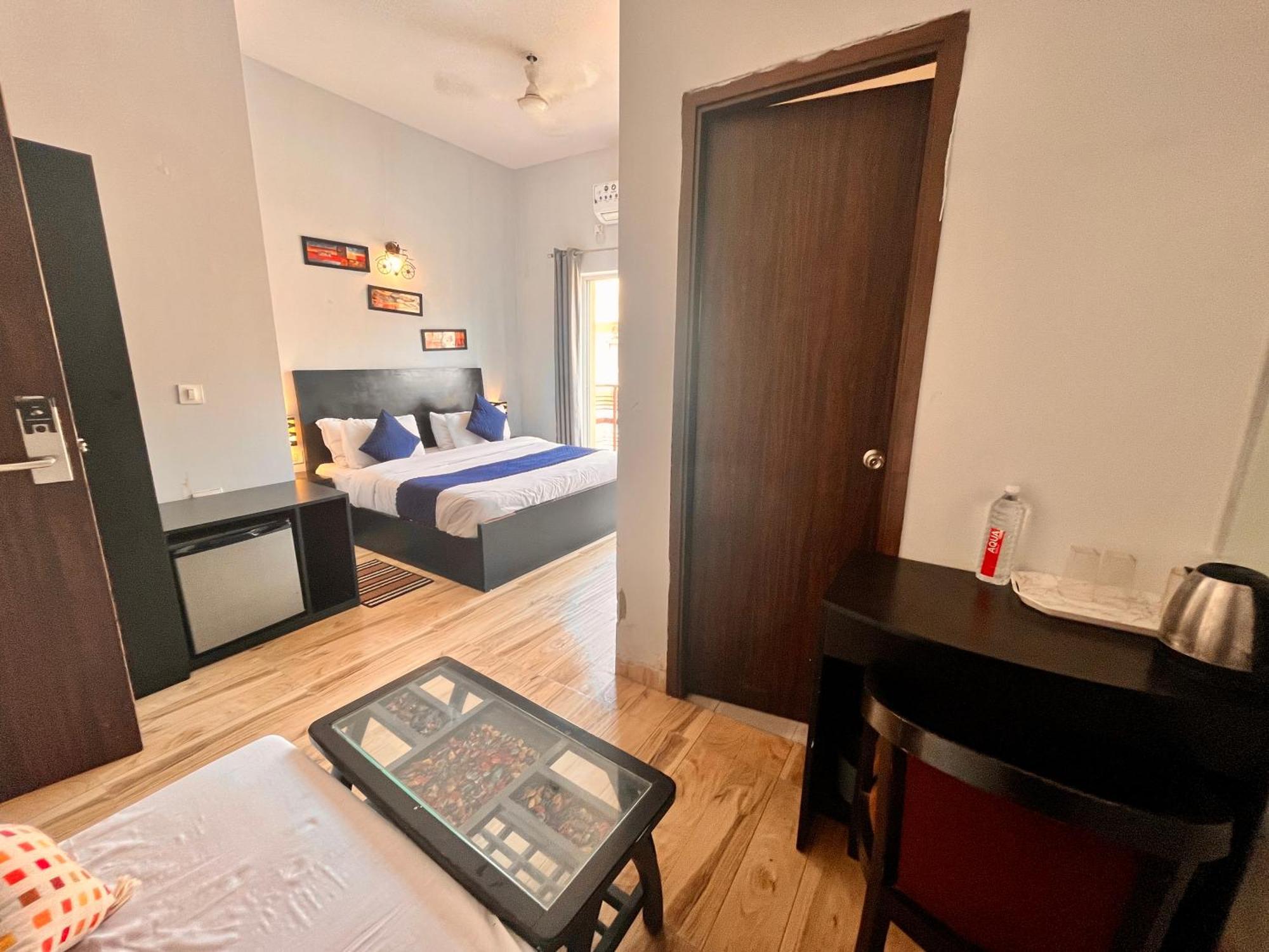 Pearl Grand Boutique Cottage In Omaxe Anandam Vrindavan - #Premium Ac Rooms With Balcony #Big Parking #Lift #Garden #Peaceful Area #Near Prem Mandir #Property Of The Year #Most Awarded Luaran gambar