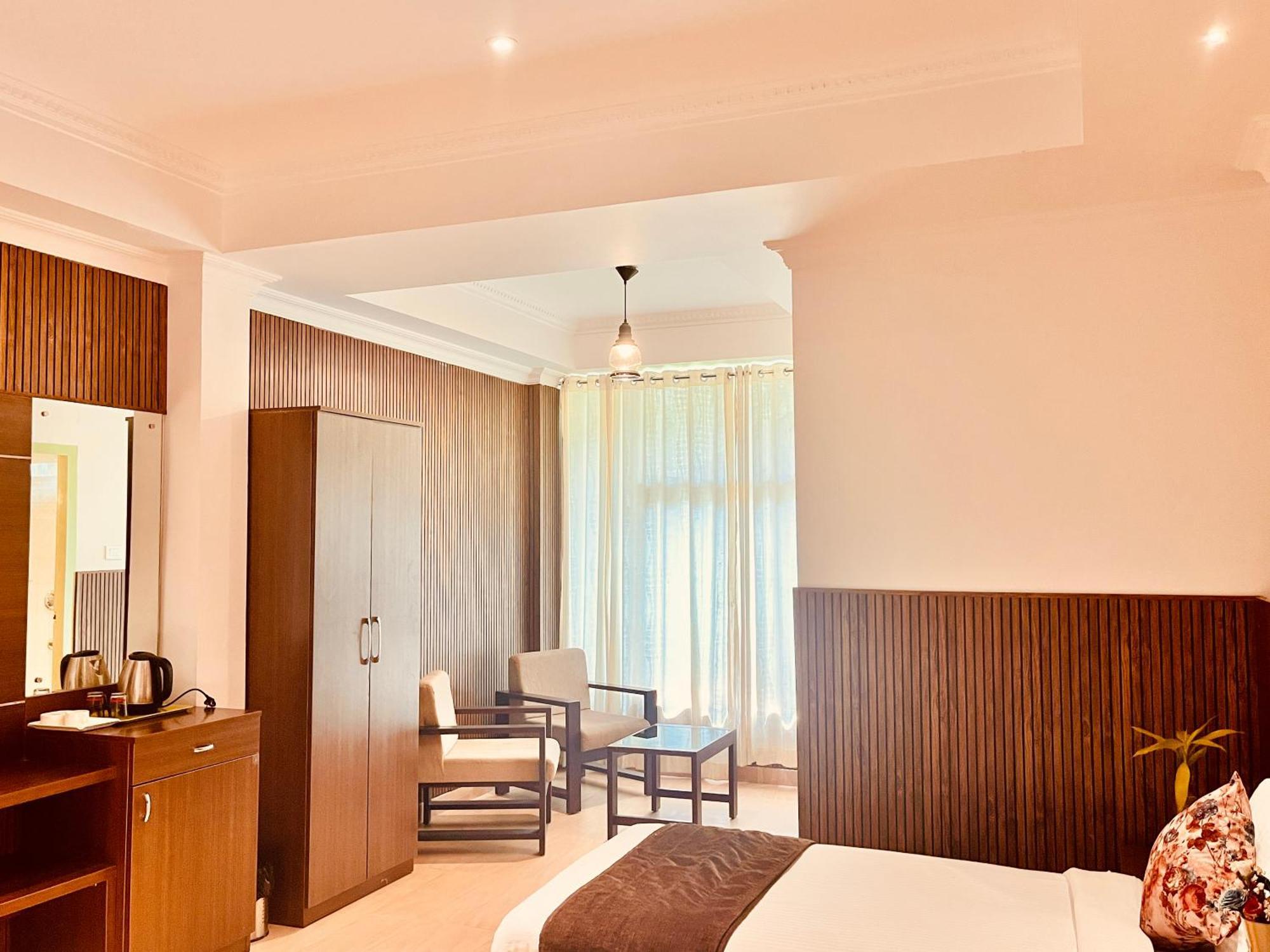 Pearl Grand Boutique Cottage In Omaxe Anandam Vrindavan - #Premium Ac Rooms With Balcony #Big Parking #Lift #Garden #Peaceful Area #Near Prem Mandir #Property Of The Year #Most Awarded Luaran gambar
