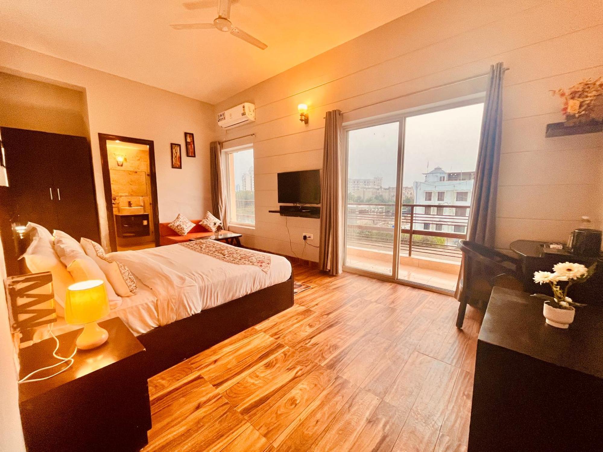 Pearl Grand Boutique Cottage In Omaxe Anandam Vrindavan - #Premium Ac Rooms With Balcony #Big Parking #Lift #Garden #Peaceful Area #Near Prem Mandir #Property Of The Year #Most Awarded Luaran gambar