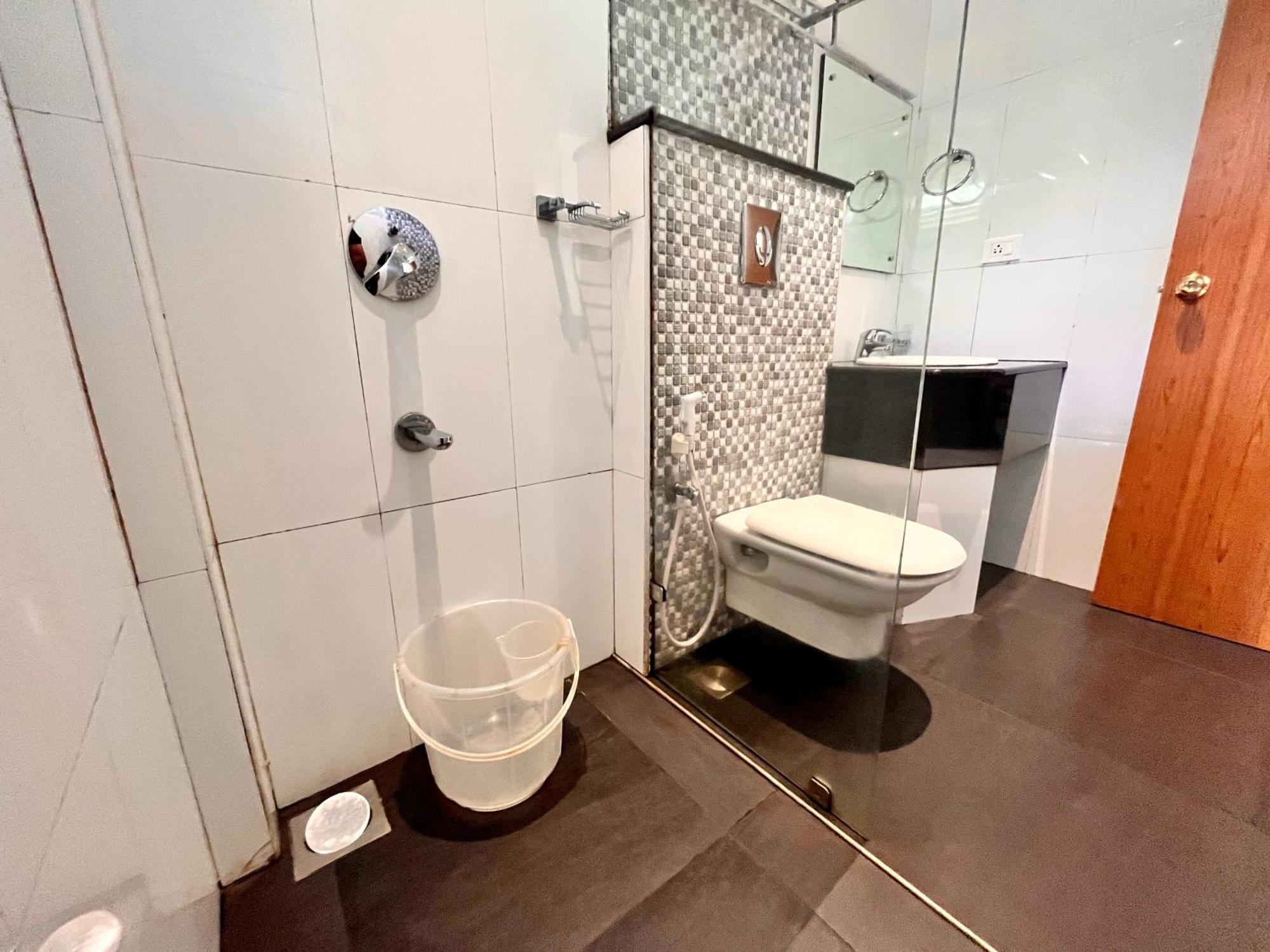 Pearl Grand Boutique Cottage In Omaxe Anandam Vrindavan - #Premium Ac Rooms With Balcony #Big Parking #Lift #Garden #Peaceful Area #Near Prem Mandir #Property Of The Year #Most Awarded Luaran gambar