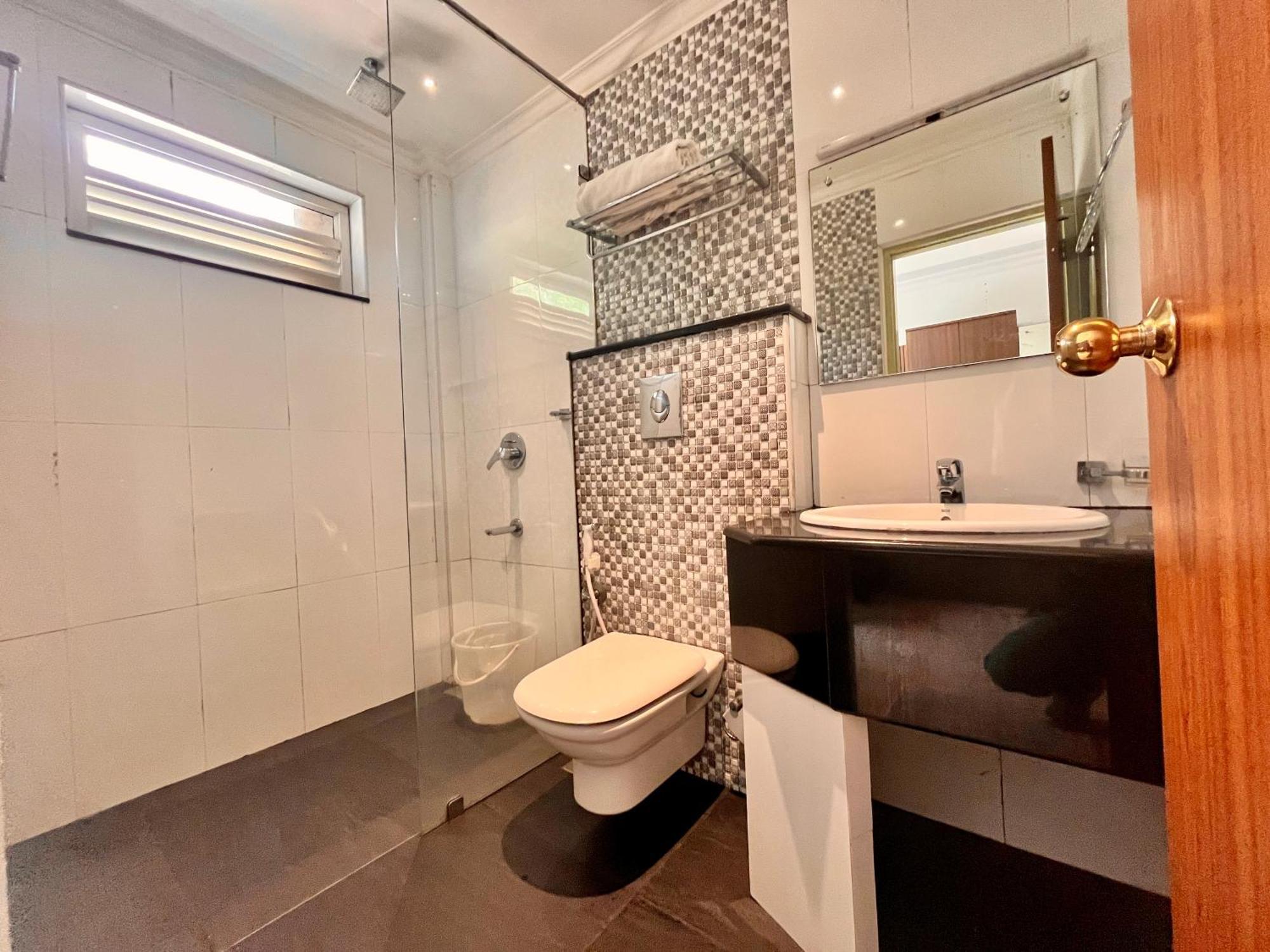 Pearl Grand Boutique Cottage In Omaxe Anandam Vrindavan - #Premium Ac Rooms With Balcony #Big Parking #Lift #Garden #Peaceful Area #Near Prem Mandir #Property Of The Year #Most Awarded Luaran gambar