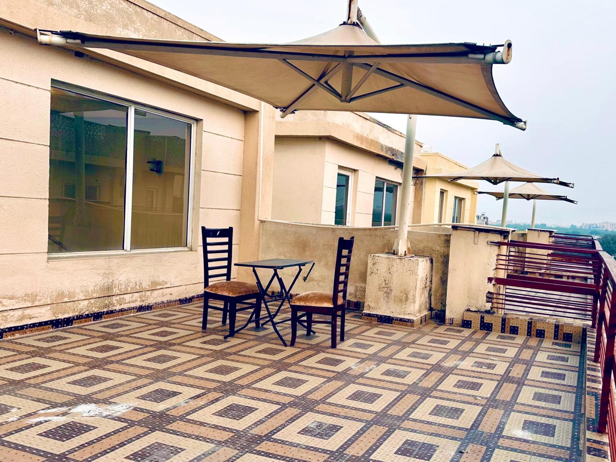Pearl Grand Boutique Cottage In Omaxe Anandam Vrindavan - #Premium Ac Rooms With Balcony #Big Parking #Lift #Garden #Peaceful Area #Near Prem Mandir #Property Of The Year #Most Awarded Luaran gambar