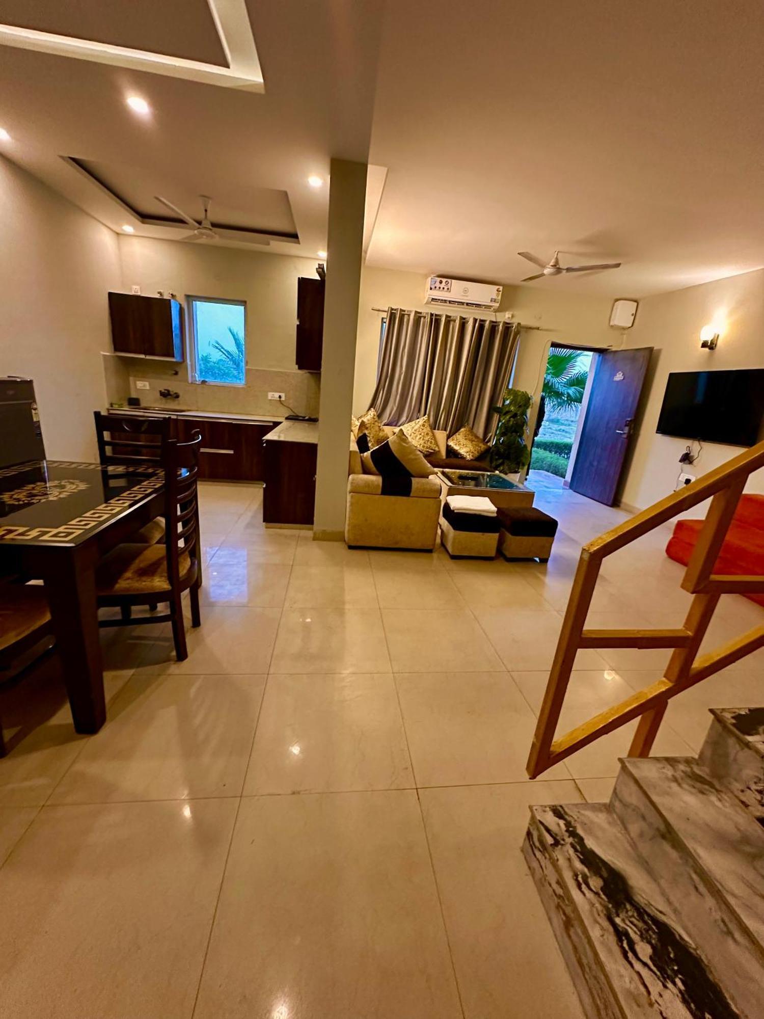 Pearl Grand Boutique Cottage In Omaxe Anandam Vrindavan - #Premium Ac Rooms With Balcony #Big Parking #Lift #Garden #Peaceful Area #Near Prem Mandir #Property Of The Year #Most Awarded Luaran gambar
