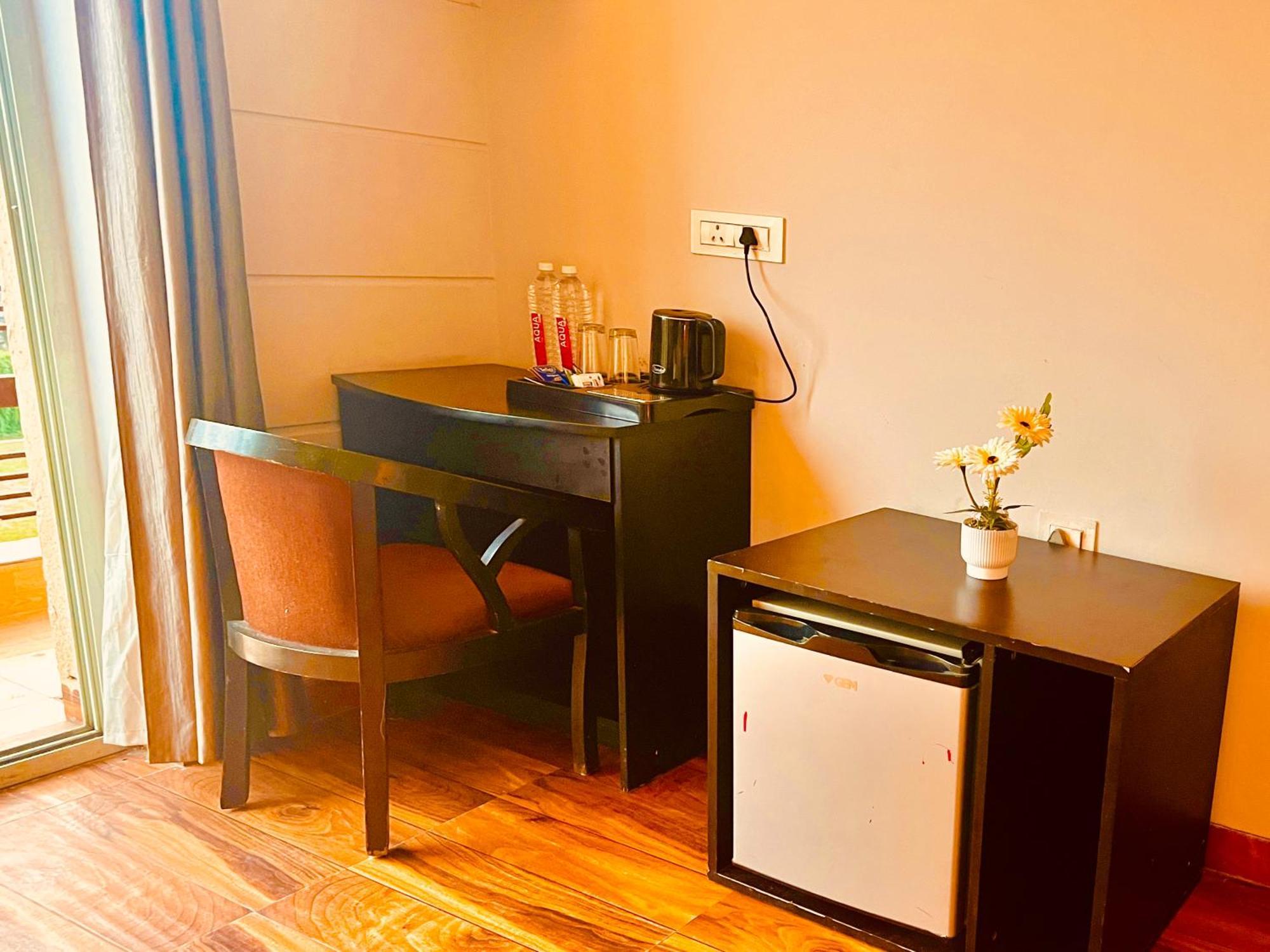 Pearl Grand Boutique Cottage In Omaxe Anandam Vrindavan - #Premium Ac Rooms With Balcony #Big Parking #Lift #Garden #Peaceful Area #Near Prem Mandir #Property Of The Year #Most Awarded Luaran gambar
