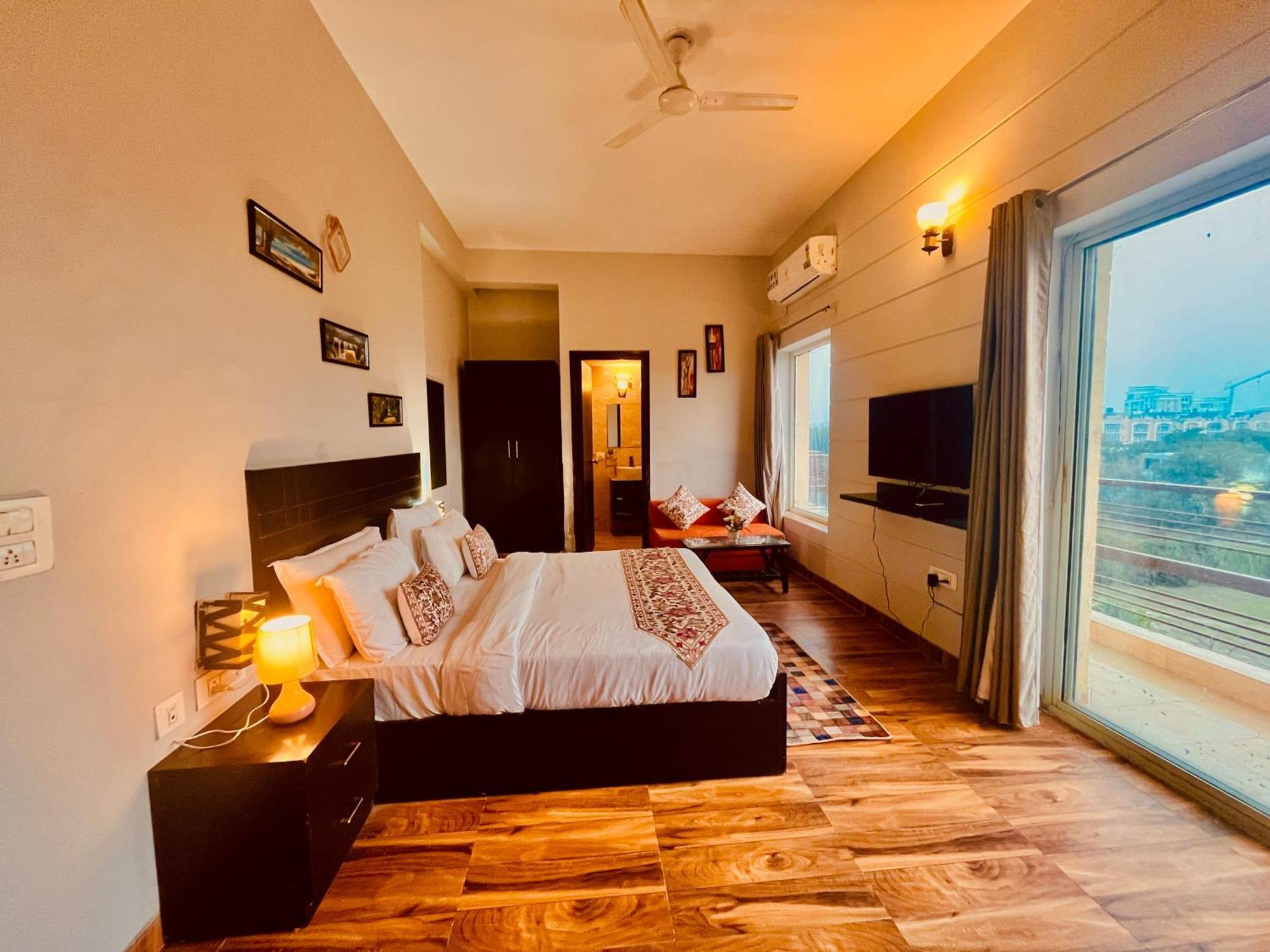 Pearl Grand Boutique Cottage In Omaxe Anandam Vrindavan - #Premium Ac Rooms With Balcony #Big Parking #Lift #Garden #Peaceful Area #Near Prem Mandir #Property Of The Year #Most Awarded Luaran gambar